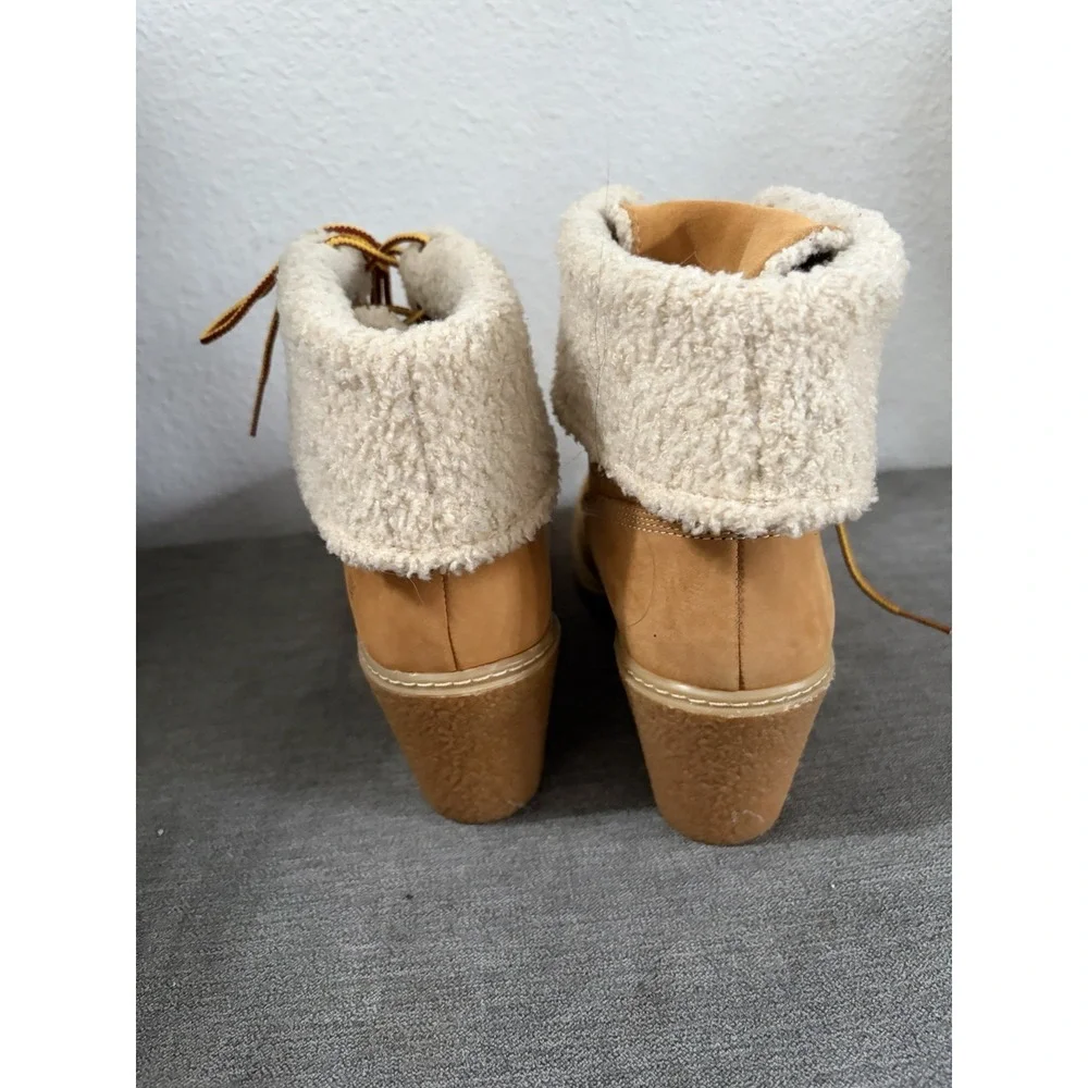 Timberland Women's Amston 2.5 Inch Wheat Nubuck Wedge Heel Boots 8257A Size 8.5